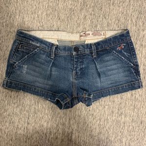 Hollister Denim Pleated Shorts Size 5